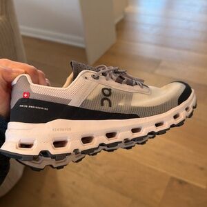 On cloud tennis shoes